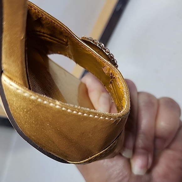 Michael Antonio Gold Sandals - Picture 9 of 13